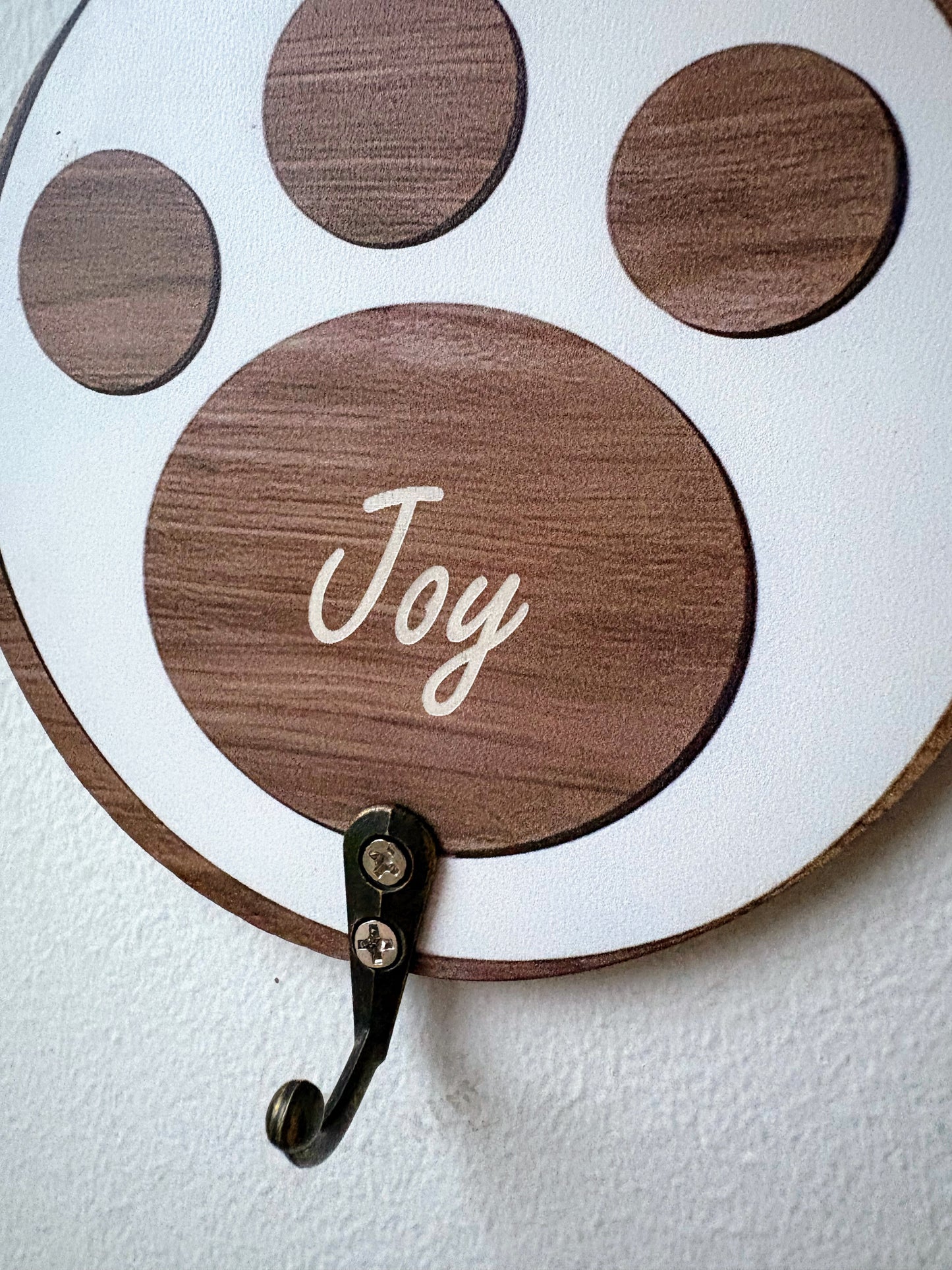 ✨Coffret personnalisé pour chien – Collier simili cuir rose avec médaillon gravé + laisse + patère gravée à la main – Cadeau chic prêt à offrir ✨