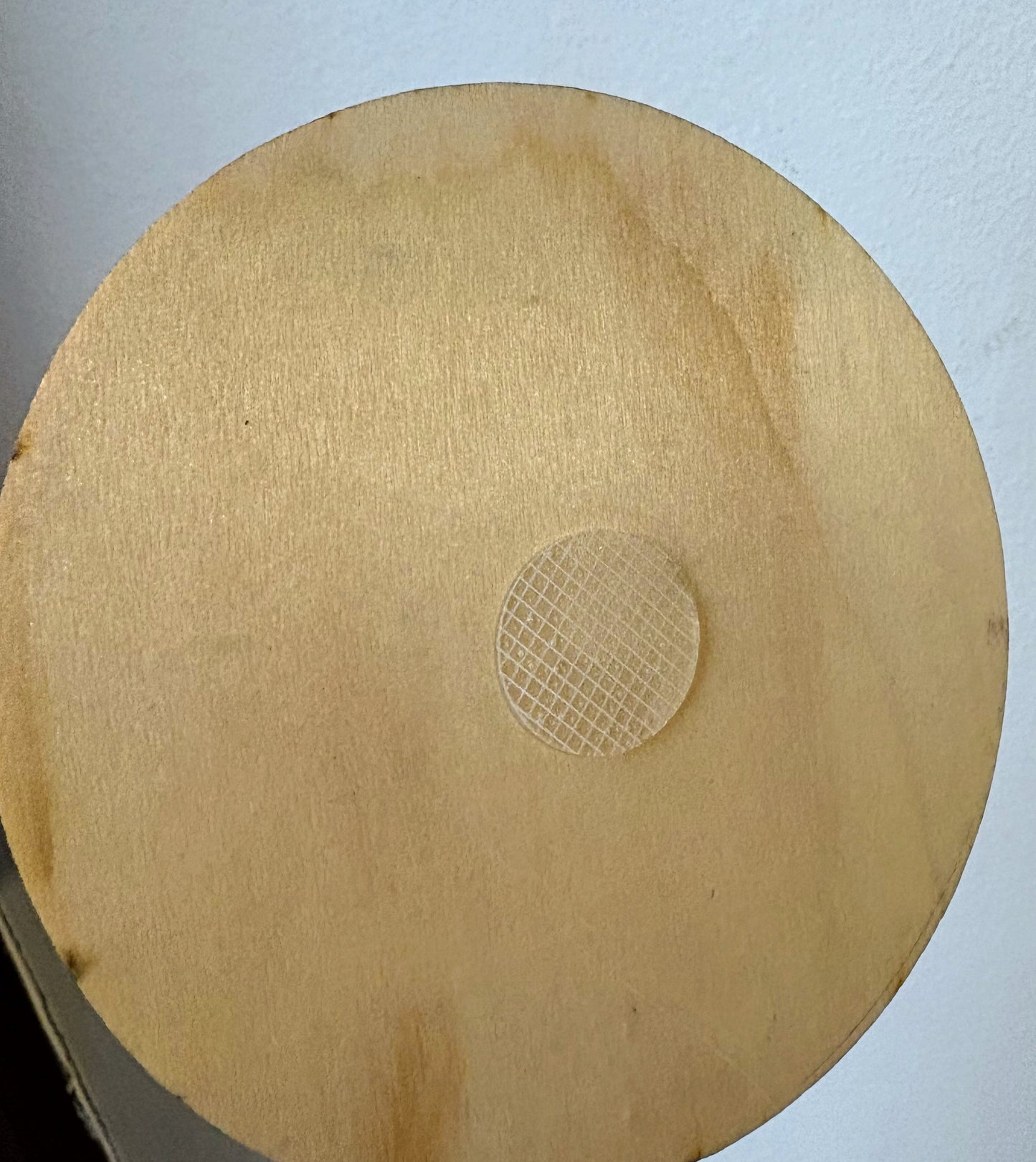 ✨Coffret personnalisé pour chien – Collier velours couleur lilas avec nœud papillon et médaillon gravé + laisse bijou + patère gravée à la main – Cadeau chic prêt à offrir ✨